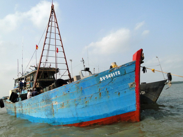 Kiên Giang: Bắt giữ một tàu vận chuyển trái phép dầu DO ảnh 1