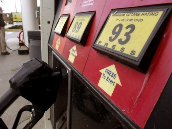 Giá dầu thế giới giảm trước diễn biến thỏa thuận cứu trợ Hy Lạp ảnh 1