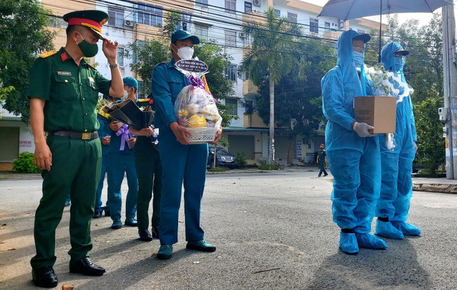 COVID-19: Bàn giao 235 phần tro cốt cho thân nhân ở miền Tây Nam Bộ ảnh 1
