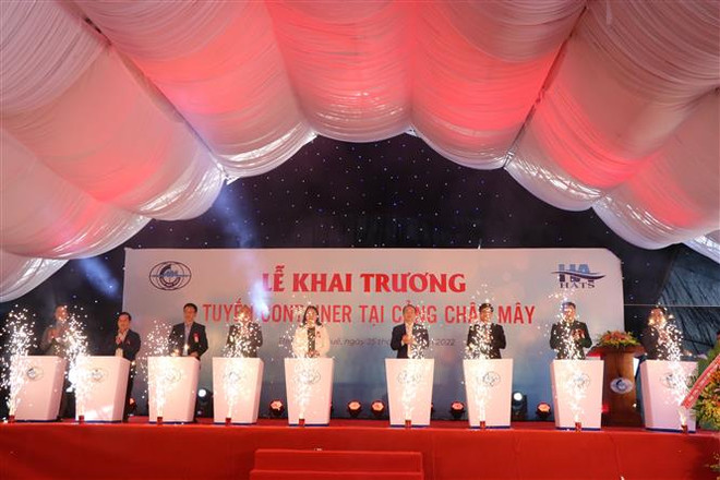 Khai trương tuyến vận tải container nội địa đầu tiên đến cảng Chân Mây ảnh 1