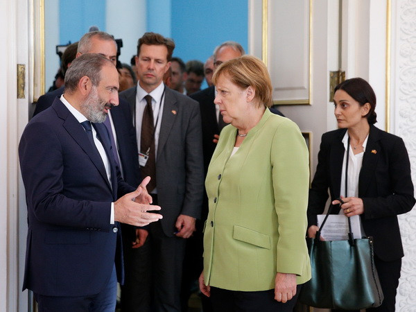 Thủ tướng Đức Angela Merkel: EU và NATO không phải kẻ thù của Nga ảnh 1