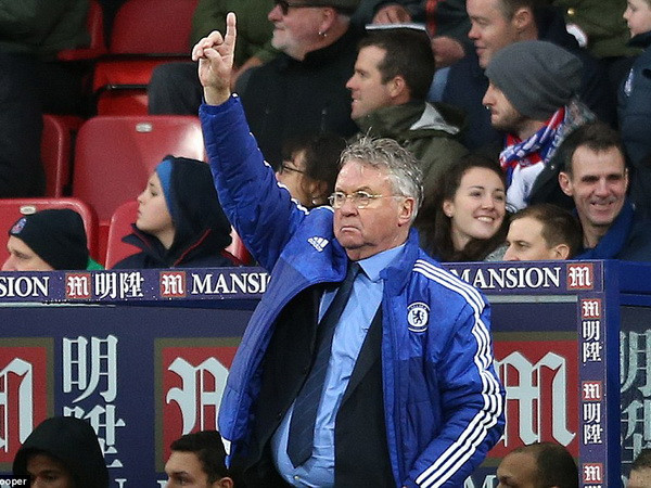 HLV Guus Hiddink nói gì sau chiến thắng tưng bừng của Chelsea? ảnh 1