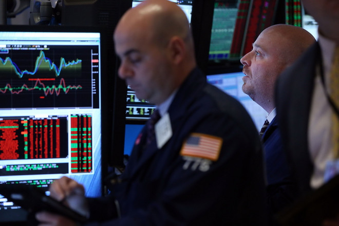 Thị trường chứng khoán Mỹ-Âu chuyển động ngược chiều nhau ảnh 1
