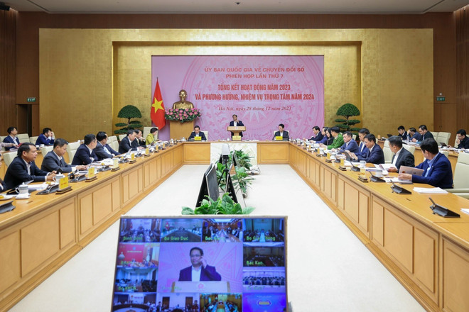 Thủ tướng Phạm Minh Chính, Chủ tịch Ủy ban phát biểu kết luận phiên họp. (Ảnh: Dương Giang-TTXVN) ttxvn-uy-ban-quoc-gia-ve-chuyen-doi-so-2-8053.jpeg