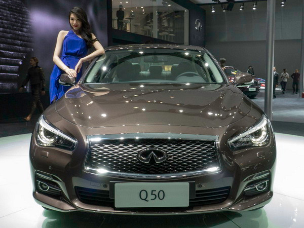 Mẫu Infiniti Q50. (Nguồn: chinadaily.com.cn) Infiniti Q50 sử dụng động cơ xăng 2.0 có giá từ 54.000 USD ảnh 1