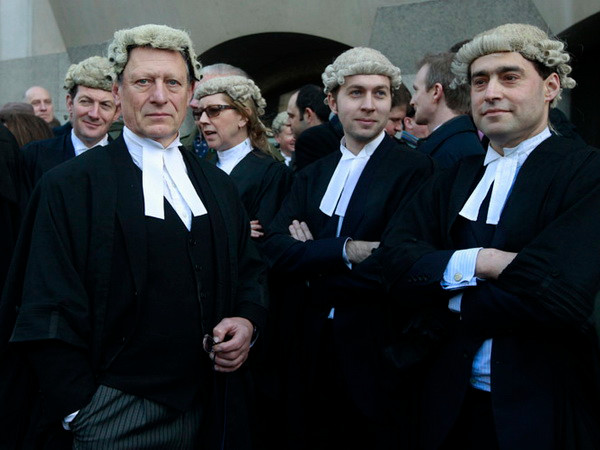 Bồ Đào Nha: Giới luật sư biểu tình phản đối luật cải cách tư pháp ảnh 1