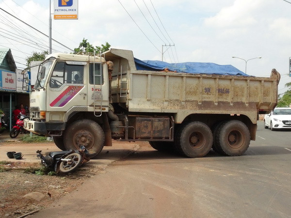 Tài xế hung hăng mắng chửi sau khi cán chết người rồi bỏ chạy ảnh 1
