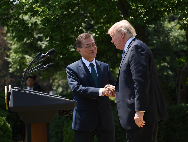 Mỹ chính thức yêu cầu thương lượng lại FTA với Hàn Quốc ảnh 1