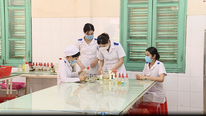 Nghĩa tình kết nối biên giới Việt-Lào: Niềm tin chắp cánh ước mơ ảnh 1