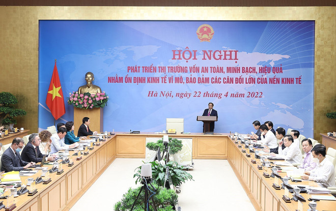 Quang cảnh hội nghị. (Ảnh: Dương Giang/TTXVN) Thủ tướng chủ trì hội nghị về phát triển thị trường vốn an toàn ảnh 2