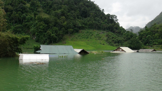 Sơn La: Nước lũ nhấn chìm những ngôi nhà ở bản Phiêng Luông ảnh 2