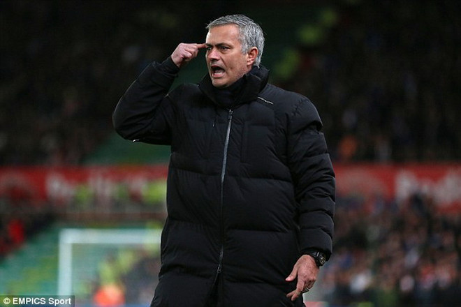Chelsea gặp 3 đội mạnh trong 7 ngày, Mourinho lo lắng ra mặt ảnh 1