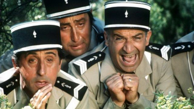 Diễn viên hài Louis de Funes (phải) Và Thượng đế đã tạo ra Saint Tropez... nơi EURO không tồn tại ảnh 6