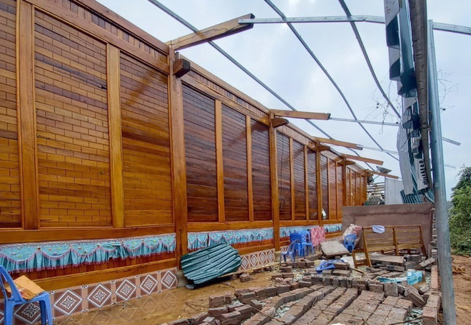 Điện Biên: Giông lốc, mưa lớn khiến nhiều nhà dân bị hư hại ảnh 1