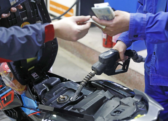 Giá dầu thô bật tăng mạnh, dẫn đầu thị trường hàng hóa ảnh 1