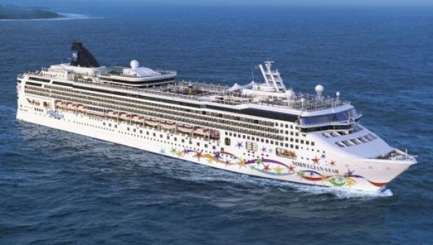 Tàu du lịch biển chở hơn 2.000 hành khách của Na Uy gặp sự cố ảnh 1