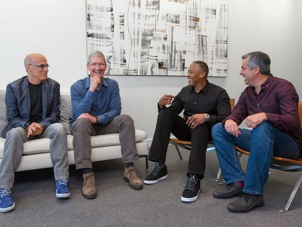 Apple tiến hành thương vụ đắt đỏ nhất trong lịch sử 38 năm ảnh 1