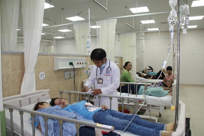 Thành phố Hồ Chí Minh: 33 công nhân nhập viện do nghi ngộ độc khí ảnh 1