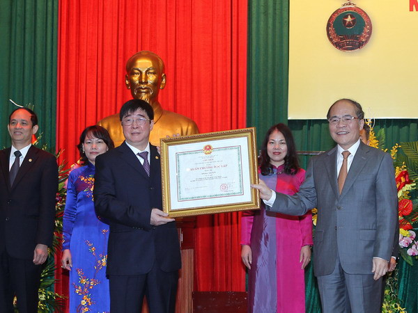 Kho bạc Nhà nước đón nhận Huân chương Độc lập hạng Nhì ảnh 1