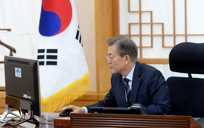 Học giả Trung-Nhật-Hàn soạn thảo sách giáo khoa lịch sử mới ảnh 1