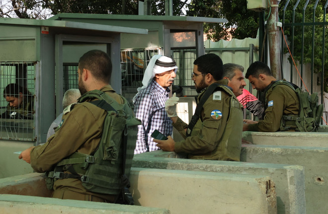 Đụng độ lại bùng phát tại khu đền Al-Aqsa ở Jerusalem ảnh 1