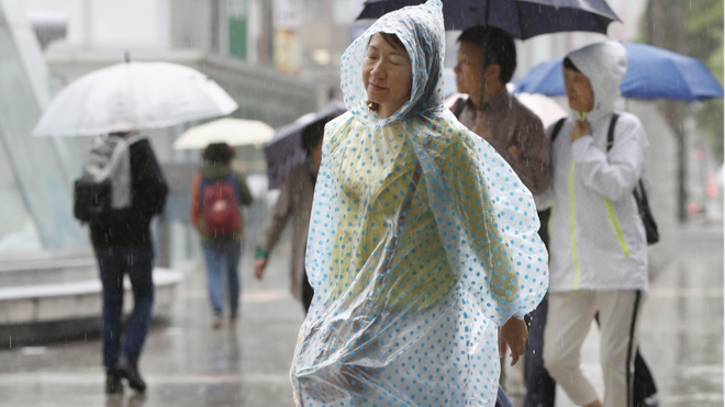 Nhật Bản: Thành phố Osaka kêu gọi quyên góp áo mưa cho các bệnh viện ảnh 1