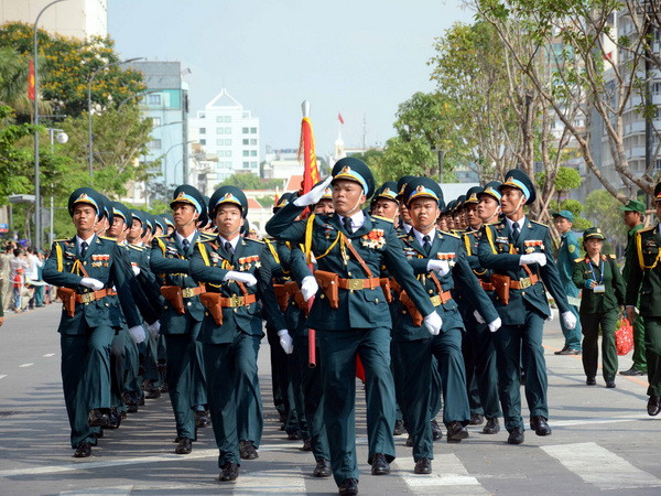 Giao lưu với bạn bè quốc tế kỷ niệm 40 năm thống nhất đất nước ảnh 1