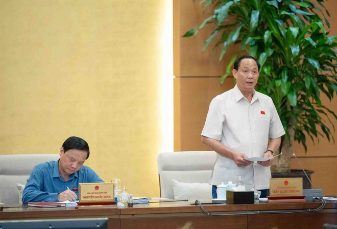 Phó Chủ tịch Quốc hội Trần Quang Phương phát biểu.(Ảnh: Minh Đức/TTXVN) ttxvn_ubtvqh (3).jpg