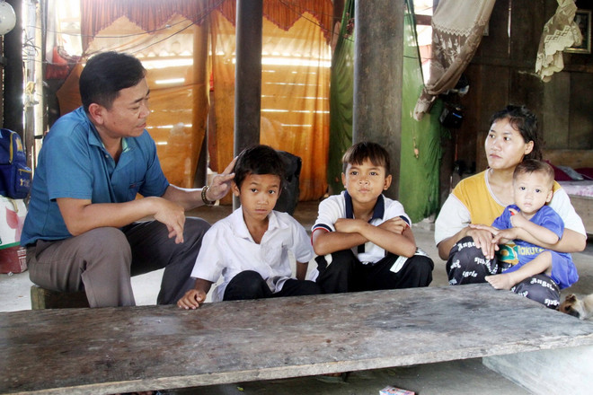 TTXVN_1911 thay giao dan toc Chut 3.jpg