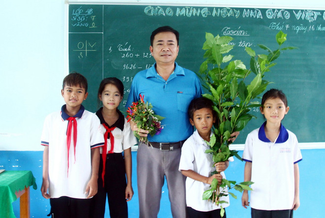 TTXVN_1911 thay giao dan toc Chut 4.jpg