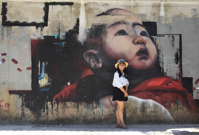 Ngắm nhìn những bức tranh tường khổng lồ tuyệt đẹp tại Huế ảnh 4