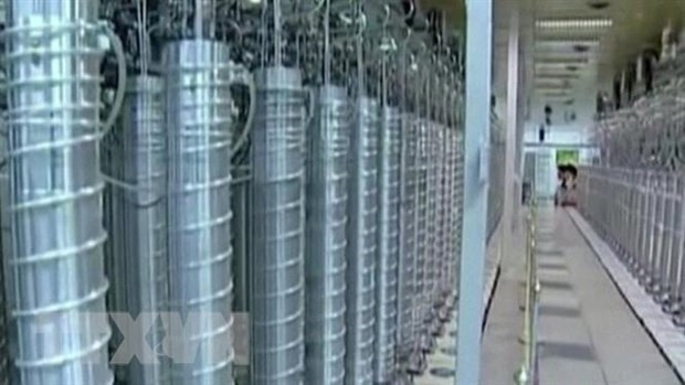 Các máy ly tâm bên trong cơ sở hạt nhân Natanz ở miền Trung Iran. (Nguồn: IRNA/TTXVN) Năm bài học rút ra từ các lệnh trừng phạt của Mỹ nhắm vào Iran ảnh 1