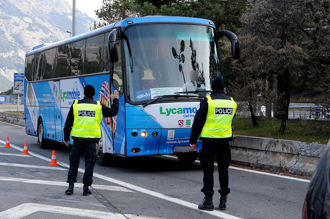 Vụ tấn công khủng bố ở Paris có thể khiến Eurozone lao đao ảnh 1