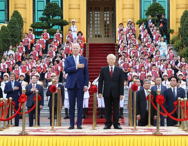 Tổng Bí thư Nguyễn Phú Trọng chủ trì Lễ đón Tổng thống Hoa Kỳ Joseph R. Biden, Jr. thăm cấp Nhà nước tới Việt Nam (11/9/2023). (Ảnh: Trí Dũng/TTXVN) TTXVN_3001Dang10.jpg