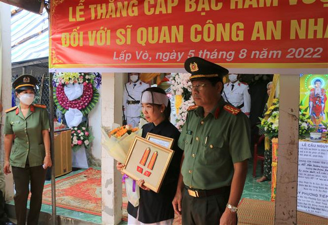 Thăng hàm Thiếu tá cho Đại úy Công an hy sinh trong khi làm nhiệm vụ ảnh 1