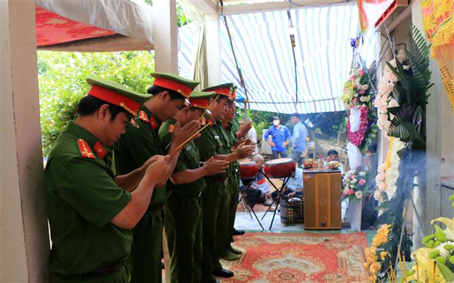 Thăng hàm Thiếu tá cho Đại úy Công an hy sinh trong khi làm nhiệm vụ ảnh 2