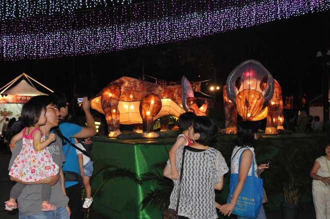 [Photo] Đêm Trung Thu rực rỡ sắc màu tại Đặc khu Hong Kong ảnh 5