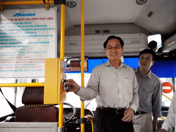 Hà Nội: Thí điểm dùng vé tháng điện tử xe buýt vào ngày 6/10 ảnh 1