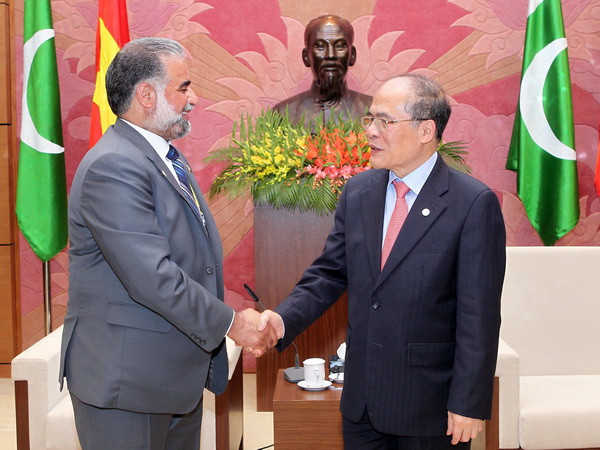 Chủ tịch Quốc hội Nguyễn Sinh Hùng tiếp Chủ tịch Hạ viện Pakistan ảnh 1