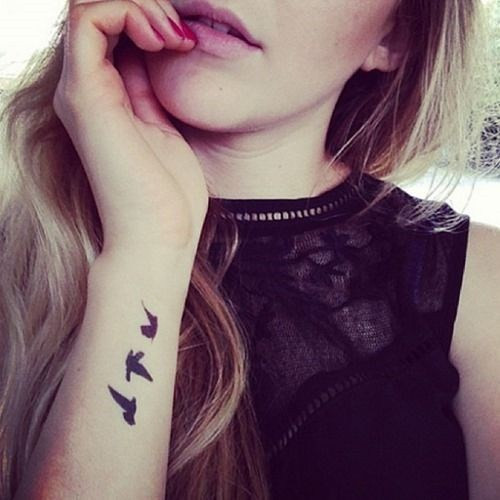 Những mẫu hình xăm tí hon, xinh xắn và gợi cảm cho các quý cô ảnh 12