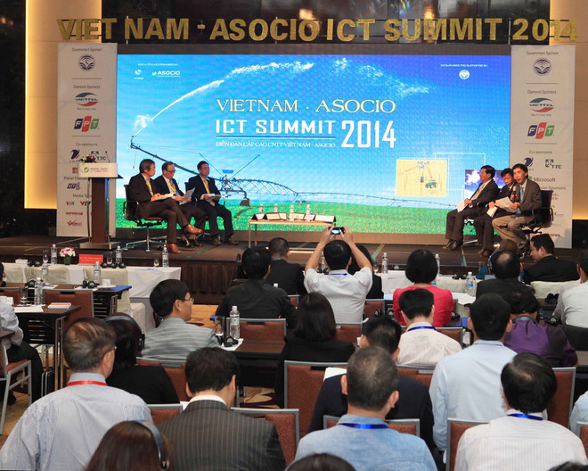 Quang cảnh một buổi tọa đàm trong khuôn khổ Diễn đàn ASOCIO 2014. (Ảnh: Trần Việt/TTXVN) Việt Nam là nước xuất khẩu công nghệ thông tin hàng đầu thế giới ảnh 1