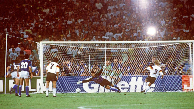 Những người hùng tuyển Đức và ký ức khó quên về mùa Hè Italy' 1990 ảnh 2