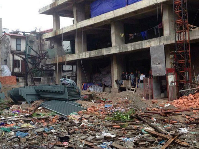 [Photo]: Rơi thang máy xây dựng khiến 2 người tử nạn ở Lĩnh Nam ảnh 1