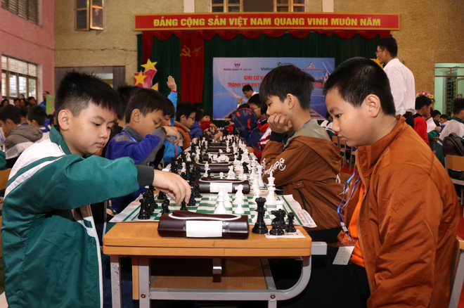 Lào Cai: Hơn 400 VĐV dự giải Cờ vua Fansipan tranh Cúp Vietcombank ảnh 1