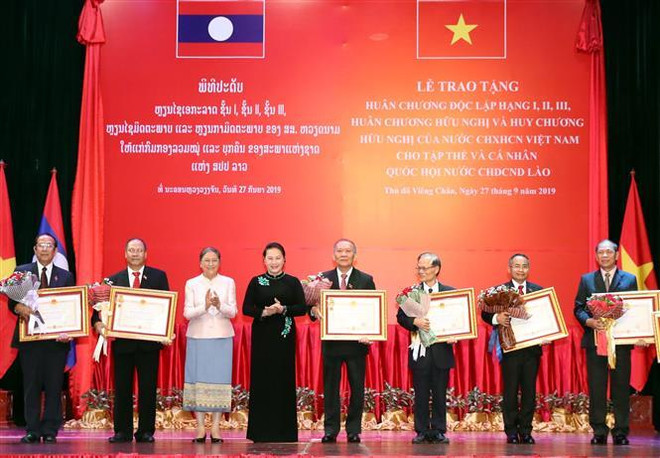 Trao tặng Huân, Huy chương cho các tập thể, cá nhân của Quốc hội Lào ảnh 2