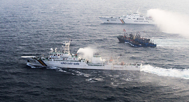 Yonhap: Tàu Trung Quốc đánh cá trộm, đâm chìm tàu tuần duyên Hàn Quốc ảnh 1