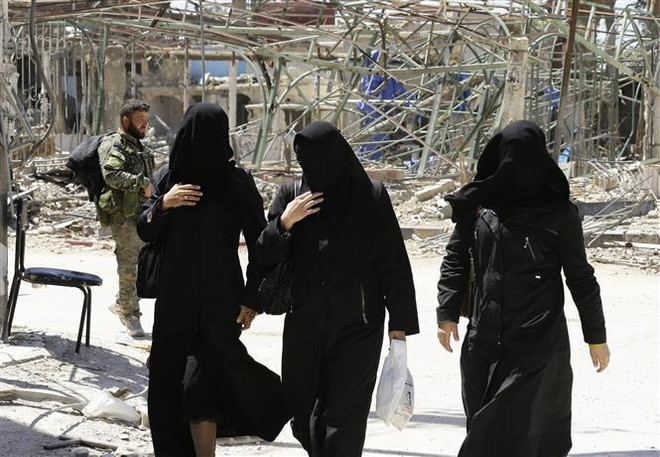 Phụ nữ Hồi giáo. (Ảnh: AFP/TTXVN) Saudi Arabia bắt đầu dỡ bỏ các hạn chế đi lại đối với phụ nữ ảnh 1