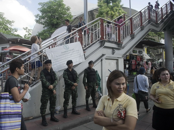 Quân đội Thái Lan dỡ bỏ lệnh giới nghiêm trên toàn quốc ảnh 1