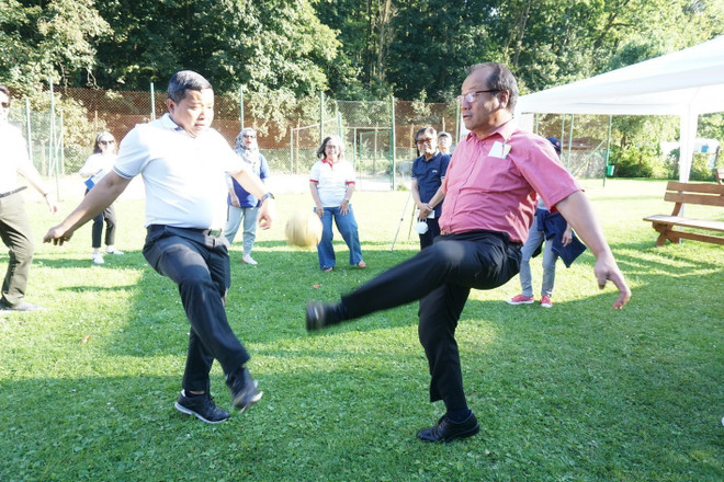 Thắm tình đoàn kết hữu nghị trong Ngày gia đình ASEAN năm 2021 tại Séc ảnh 3