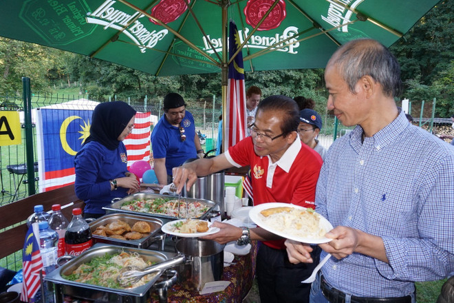 Thắm tình đoàn kết hữu nghị trong Ngày gia đình ASEAN năm 2021 tại Séc ảnh 5